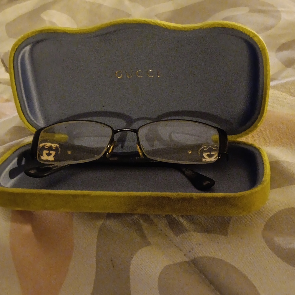 Gucci eye glasses frames ✨️  Authentic